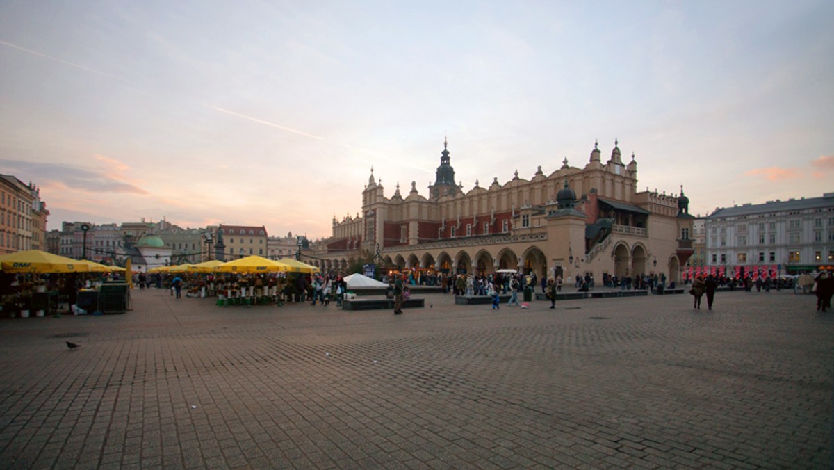 Zakończyły się prace remontowe i konserwatorskie przy fasadzie Pałacu Krzysztofory, w którym ma swoją siedzibę Muzeum Historyczne Miasta Krakowa. Modernizacja budynku trwa od kilku lat i jest podzielona na etapy.