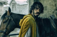 Dev Patel w filmie „Zielony rycerz. Green Knight