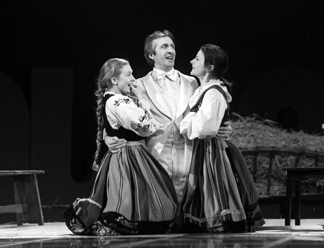 Andrzej Kopiczyński na scenie Teatru Narodowego, podczas spektaklu 'Balladyna'