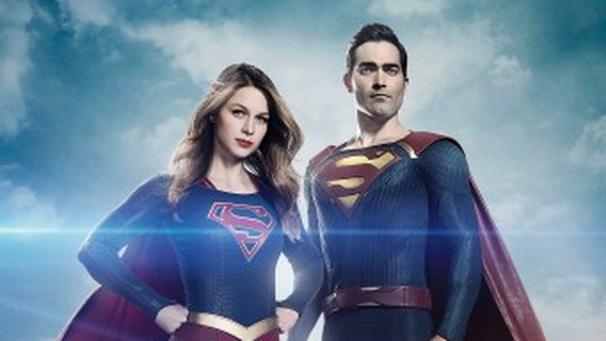 Tyler Hoechlin w serialu "Supergirl" wciela się w rolę Supermana. Właśnie pojawiło się jego pierwsze zdjęcie. "Supergirl" na antenę wróci jesienią.