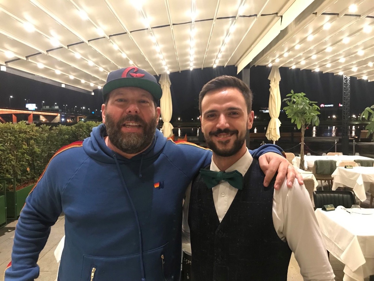 Osmeh se vratio u grad: ČUVENI KOMIČAR u poseti Beogradu i restoranu Supreme Steak - Vimarsana News