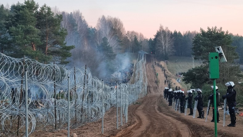 Służby na granicy podczas kryzysu w 2021 roku