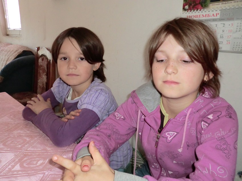 Ćutimo, trpimo i maštamo: Snežana i Sanja