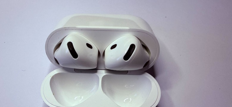 Apple Air Pods 4, rewelacyjna jakość wygłuszania dźwięków, ale ta bateria... [RECENZJA]