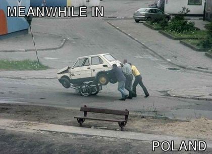 'Meanwhile in Poland'. Internet śmieje się z Polaków