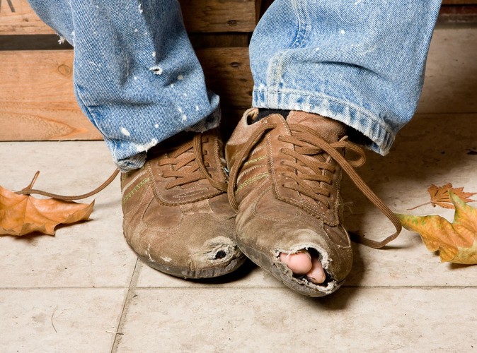 Zwykli ludzie uważają, że trzeba coś zrobić, by być bogatym. Bogaci wiedzą, że by zbić majątek, trzeba kimś być