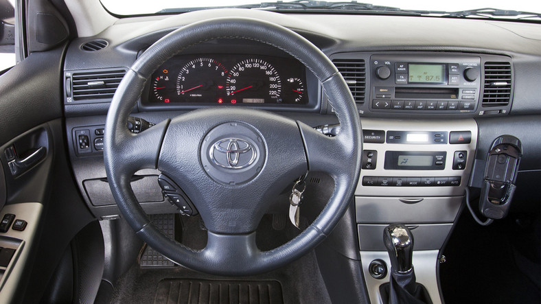 Toyota Corolla IX (2001-07)