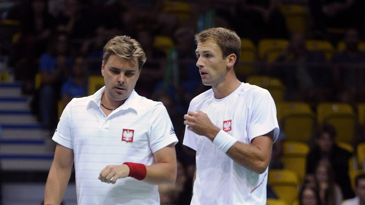 Łukasz Kubot i Marcin Matkowski mają czego żałować. W super tie-breaku prowadzili bowiem z byłym numerem jeden światowego debla braćmi Bryanami 7:5, ale zeszli z kortu pokonali. Przegrali w 2. rundzie 5:7, 6:2, 8:10.