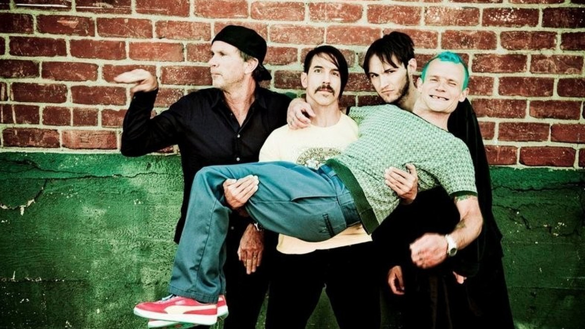 Do sieci trafił kolejny singiel z premierowymi nagraniami Red Hot Chili Peppers - "Magpies on Fire/Victorian Machinery".