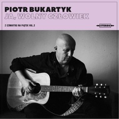 Piotr Bukartyk z drugą częścią płyty 'Ja, wolny człowiek'. To zbiór piosenek wykonywanych w radiowej Trójce