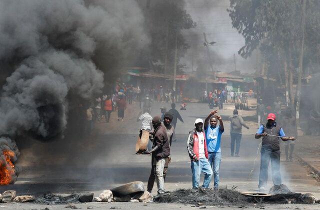 Peaceful protest in Kenya quickly turns chaotic