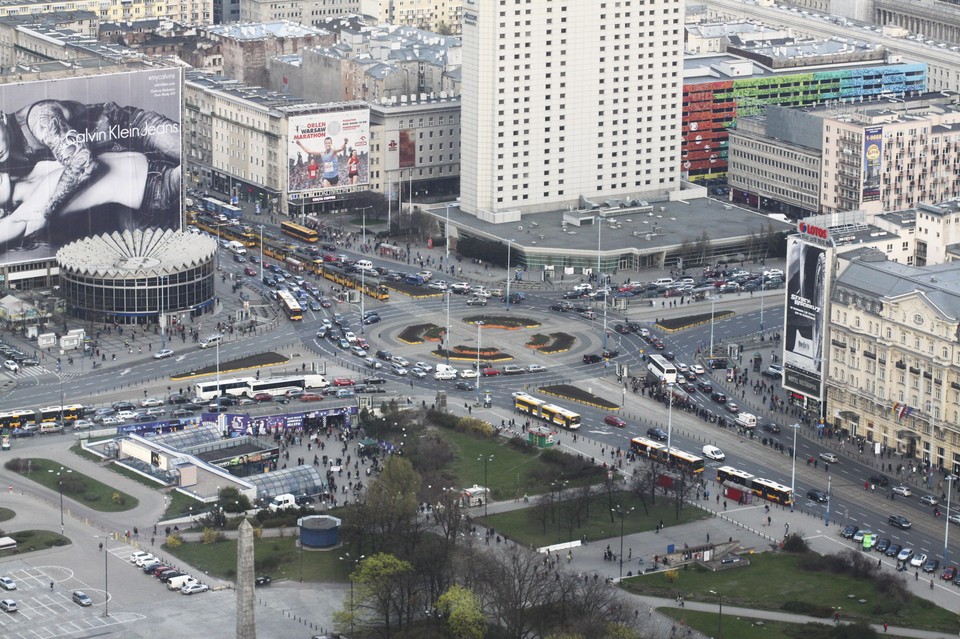 Warszawa rondo reklamy samochody ulica tramwaj