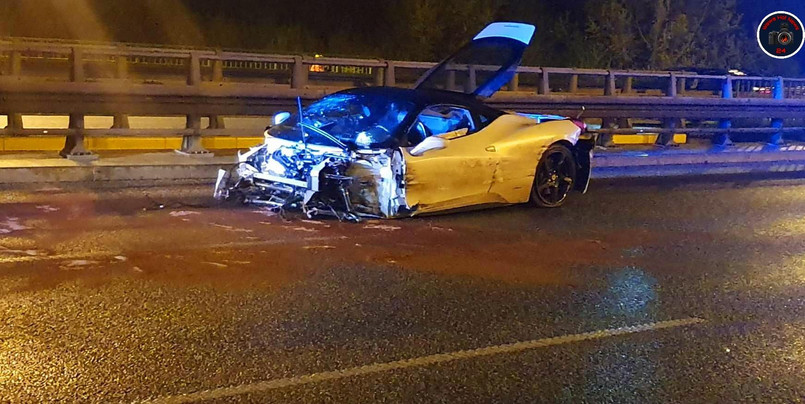 Ferrari 458 Italia rozbite na moście Siekierkowskim w Warszawie