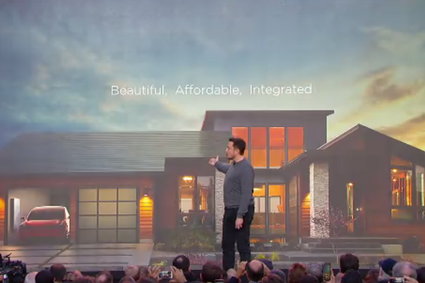 Tesla idzie w budowlankę. Elegancki dach solarny - to najnowszy produkt Elona Muska