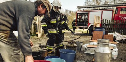 Koronawirus w Polsce. Strażacy z Koniecpola ratują ludzi