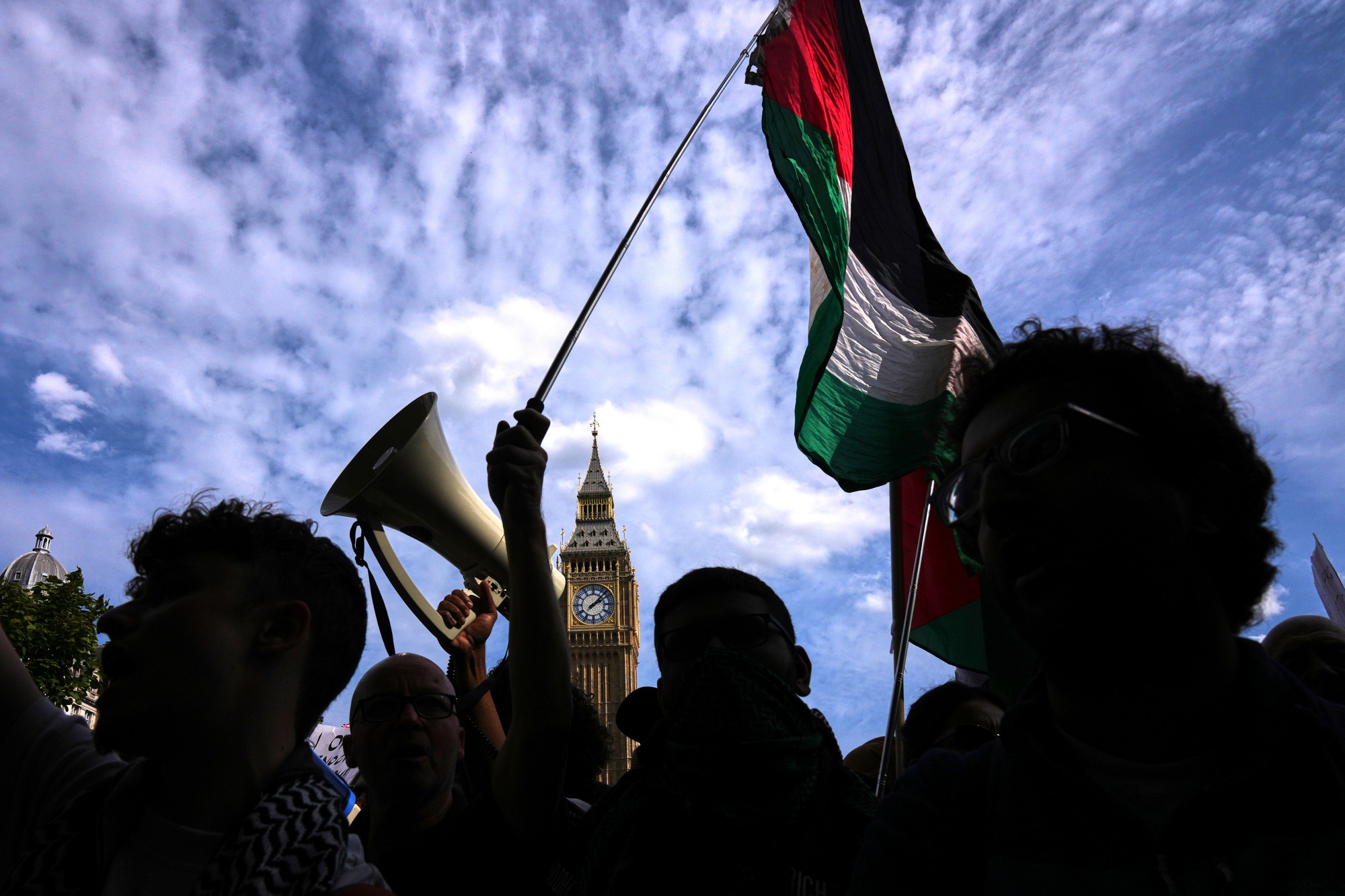 Britská polícia na proteste Palestine Action zadržala viac ako 425 ľudí.