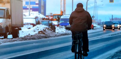 Pijany rowerzysta zatrzymany przez policję. Za kwotę mandatu kupiłby sobie kilka rowerów