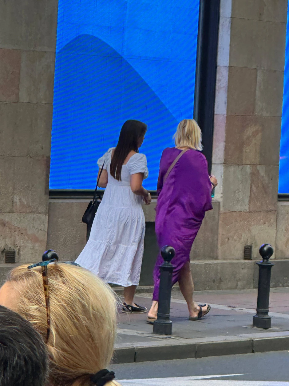 Uhvatili smo Anu Divac u centu Beograda sa ćerkom