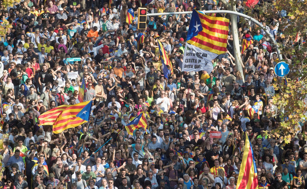 Kataloński parlament za ogłoszeniem niepodległości. Szybka odpowiedź Madrytu