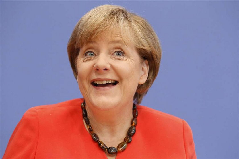 Sarkozy został obdarowany przez Merkel. Co dostał?
