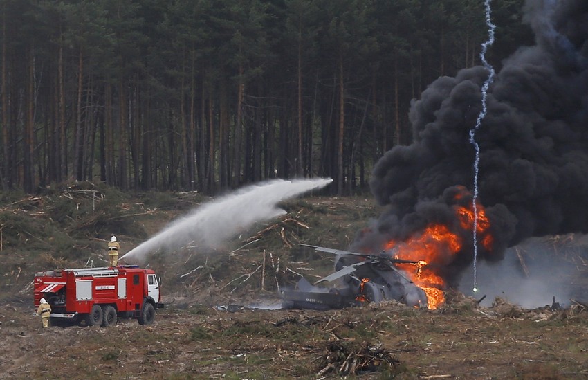 Gašenje požara na helikopteru