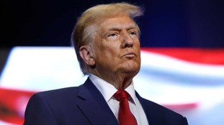 Trump stworzył własną kryptowalutę. W ciągu dnia zarobił na spekulantach 25 mld dol.