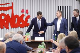 Rząd z Solidarnością szykują zmiany dla zatrudnionych. Płaca minimalna, wczasy pod gruszą i co jeszcze