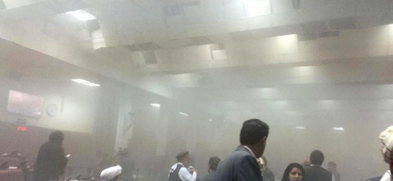 Atak terrorystów na afgański parlament. Wszystko telewizja pokazała na żywo