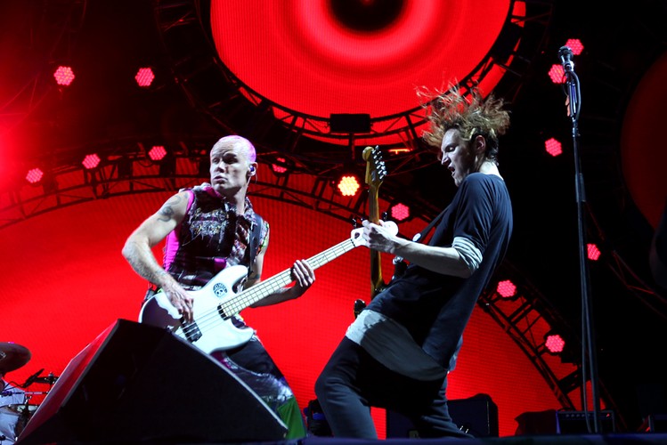 Wielkie show czeka nas także w Krakowie. 25 lipca zagra tam słynna kalifornijska grupa Red Hot Chili Peppers. Bilety dla wszystkich miłośników dobrego rocka są dostępne w cenie od 299 złotych. Dla miłośników 'Under The Bridge' czy 'Scar Tissue' są one bezcenne./ fot. Joanna Combik