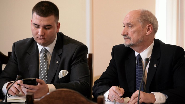 Bartłomiej Misiewicz i Antoni Macierewicz