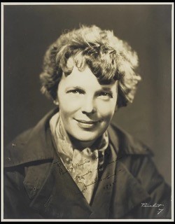  Amelia Earhart