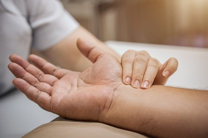 100 fölött van a pulzusa? Pajzsmirigyzavar is okozhatja