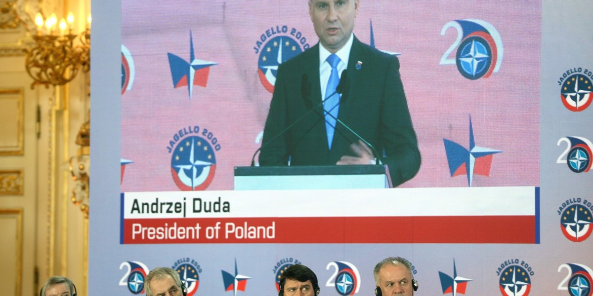 Prezydent Andrzej Duda na spotkaniu przywódców V4 z okazji 20. rocznicy wstąpienia do NATO