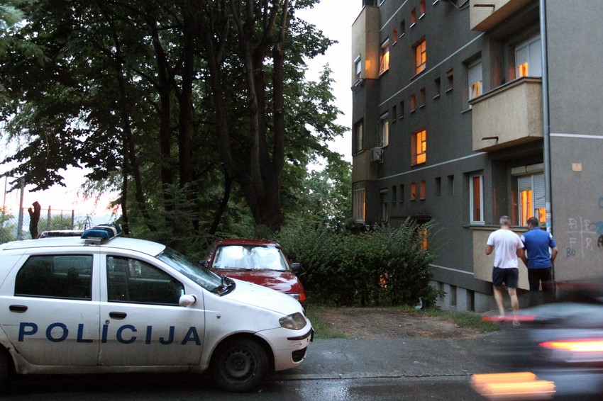 Policija je mogla samo da konstatuje smrt, a tela su odneta na indukciju