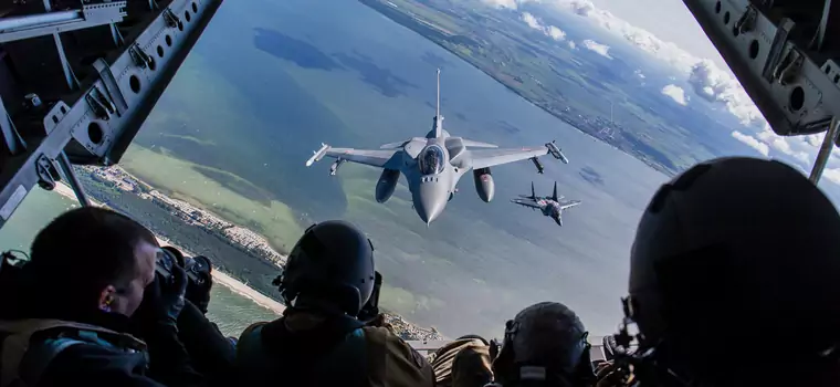 100-lecie lotnictwa wojskowego w Polsce - za kulisami niezwykłej sesji zdjęciowej