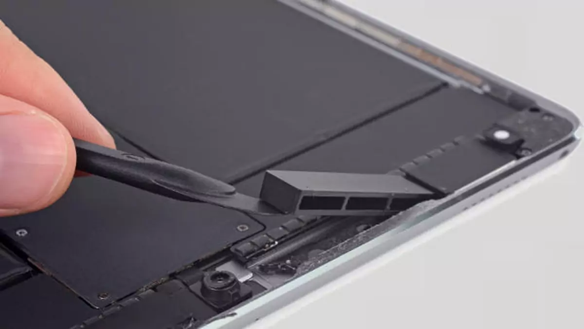 iPad Pro 10.5 cala rozebrany przez iFixit. Trudno go naprawić