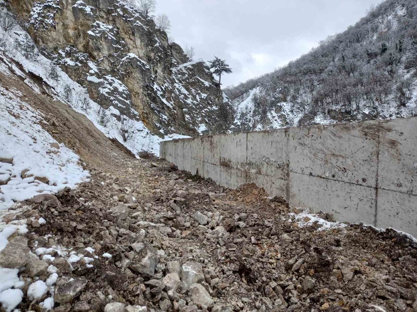 Očišćen prostor iza potpornog zida