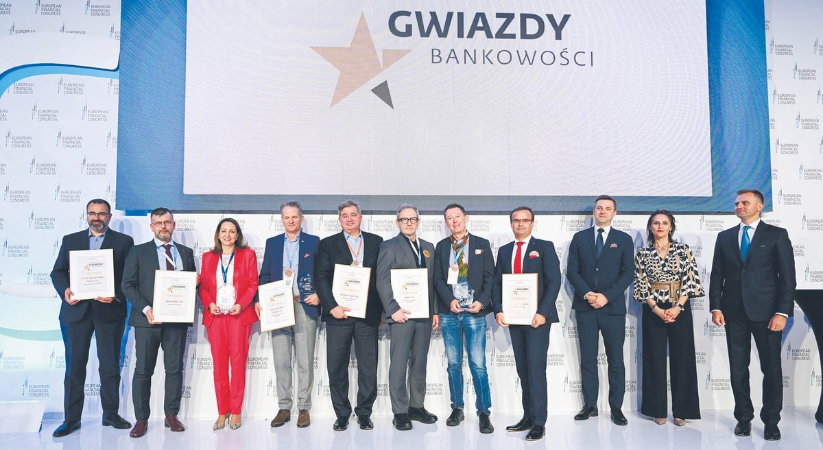 Przedstawiciele banków, które triumfowały w dziewiątej edycji konkursu Gwiazdy Bankowości
