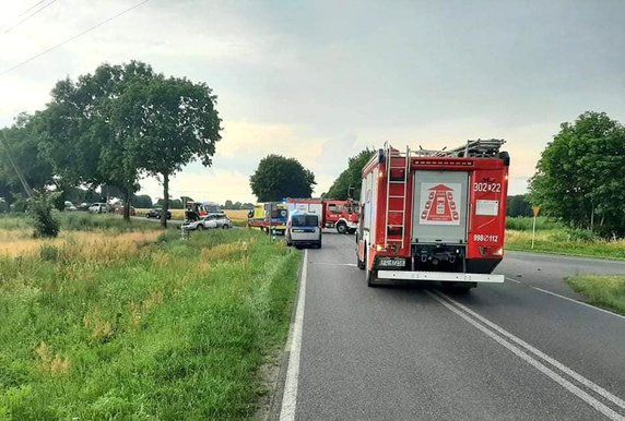 Zderzenie opla i skody na DW130 fot. Pomoc Drogowa Fix-Car