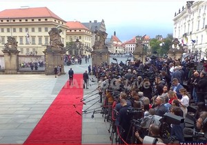 Evropska politička zajednica, Prag, Samit