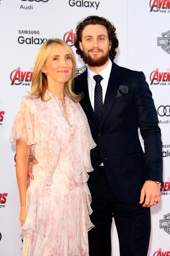 Aaron Taylor-Johnson z żoną Sam Taylor-Johnson na premierze filmu 'Avengers: Czas Ultrona'
