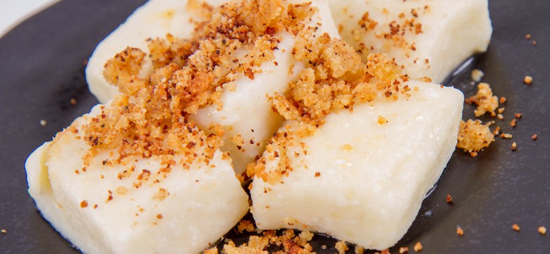 Pyszny obiad na poniedziałek. Podajemy przepis, Ty gotujesz. Domowe, puszyste leniwe pierogi