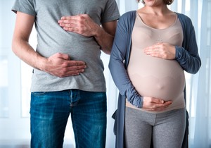 Kuvada sindrom je pojava kod koje muškarac razvija simptome slične trudnoći svoje partnerke