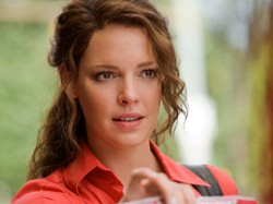 Jak upolować faceta? Ona dobrze wie!