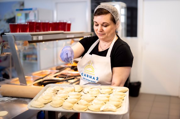 “Garmaż od Ukrainek” to wyjątkowa restauracja w Warszawie, która jest w pełni prowadzona przez uchodźczynie wojenne