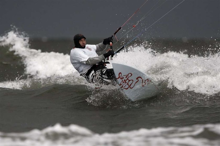 Poszukiwania polskiego kitesurfera. Boże przecież tam są rekiny!