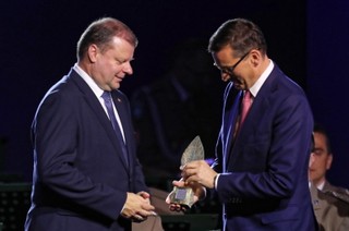 Premier Litwy Saulius Skvernelis Człowiekiem Roku XXVIII Forum Ekonomicznego w Krynicy