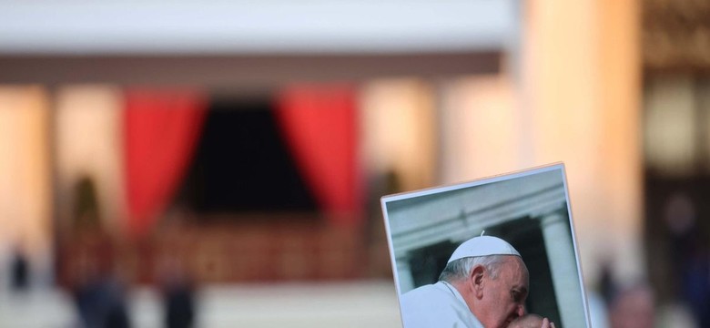 Żałoba narodowa w Polsce. Flagi opuszczone do połowy masztów