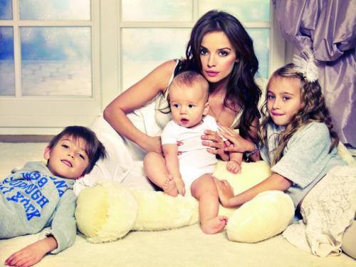 Anna Przybylska z dziećmi