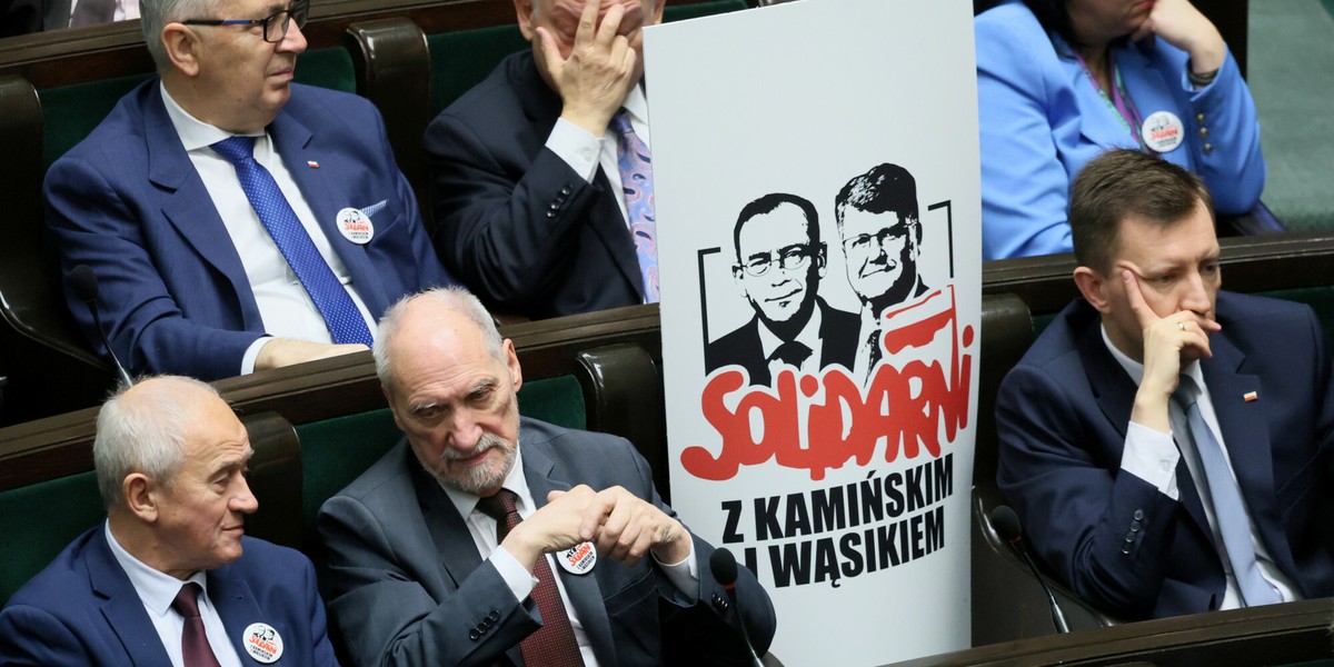 Posłowie PiS solidaryzują się z osadzonymi.